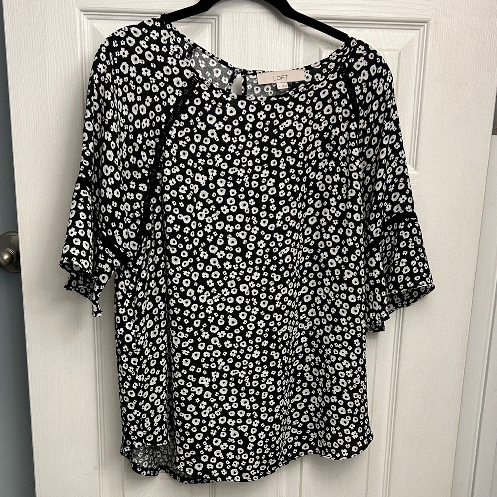 LOFT Women's Black and White Floral Top- size medium